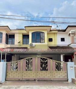 Fully Furnitured, Move In Condition - Leasehold
