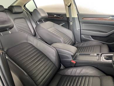 Volkswagen Passat 2.0 HIGHLINE (A) Full Spec Sedan