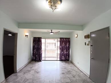 Corner Unit 2 Car Park 952sqft Kinrara Court Good Condition for Rent