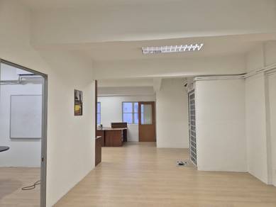 Diamond Square newly Reno lvl 2 tiles flooring partition room aircon