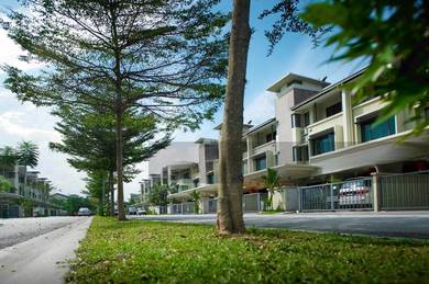 3 storeys unit in Southlake  @ Desa Parkcity