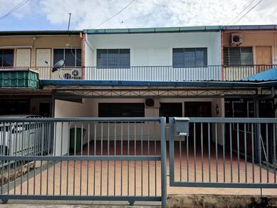 Rock Road Double Storey Intermediate Terrace for SALE