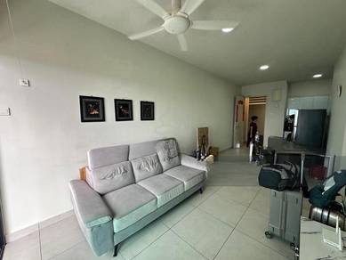 Majestic Maxim Walking distance to MRT Partly Furnish