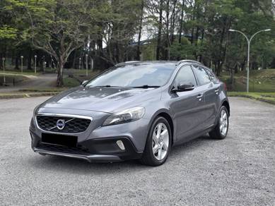 Volvo V40 2.0 CC T5 FULL SERVICE RECORD