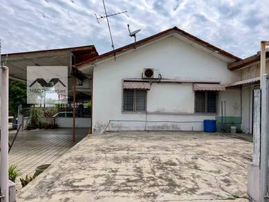 Taman Rahang Corner Lot Kitchen Extended 1 Storey Terraced For Sale!!