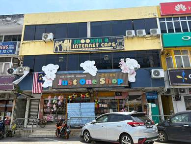 Triple Sty Shop Lot Good Location At Bentong