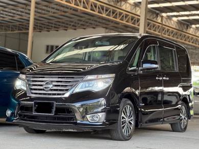 Nissan SERENA 2.0 S-HYBRID HIGHWAY STAR