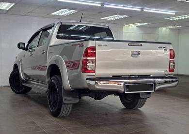 Toyota HILUX 3.0 G VNT FACELIFT (A) ONE OWNER