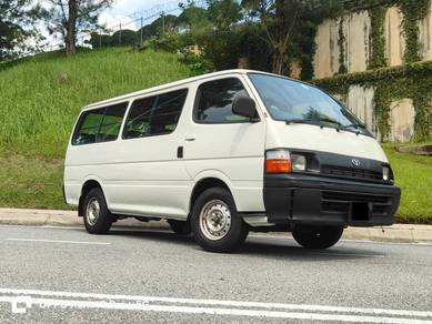 TOYOTA HIACE 2.4 Diesel 14 Penduduk 2Aircond Hebat