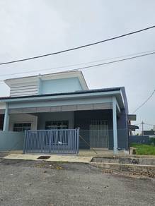 Kampung Padang maju single semi-d house for rent.