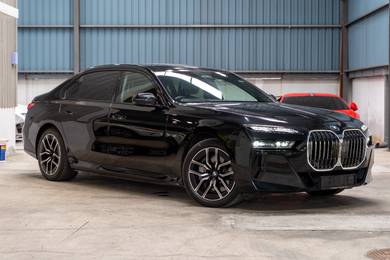 BMW 750e 3.0 xDRIVE M SPORT (A) Local Unit