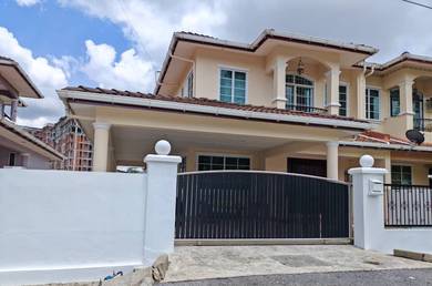 Semi-detached at Stapok Selatan For Rent