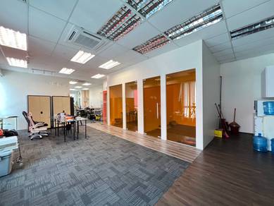 Renovated Office🌟1st Floor End Lot Shop Facing Main Road, Centrio S2