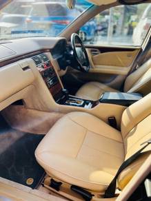 Mercedes Benz E240 CLASSIC (CBU) 2.4 (A)