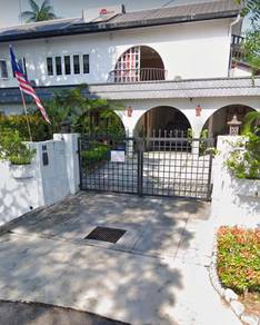 2.5 Storey Bungalow Seksyen 16, (Renovated & partly furnished)