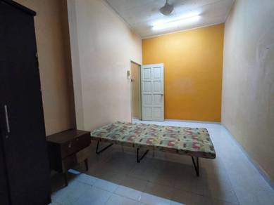 Taman Puncak jalil 2 storey house nearby pavilion bukit jalil