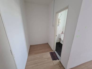 (BELOW MARKET) 2 Storey House Paragon 202/93/150/129 Seri Kembangan