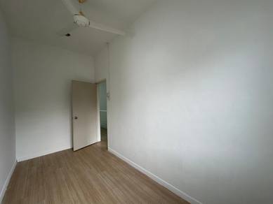 (BELOW MARKET) 2 Storey House Paragon 202/93/150/129 Seri Kembangan
