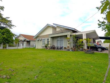 HUGE LAND Single Storey Corner Semi Detached  BSP Avenue SP 9