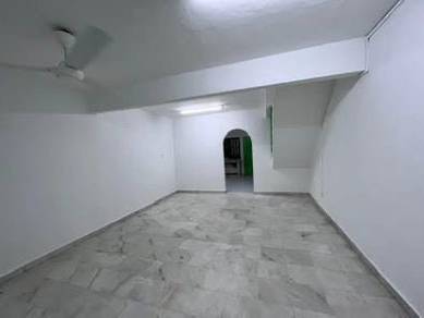Desa cemerlang house for rent/low rental