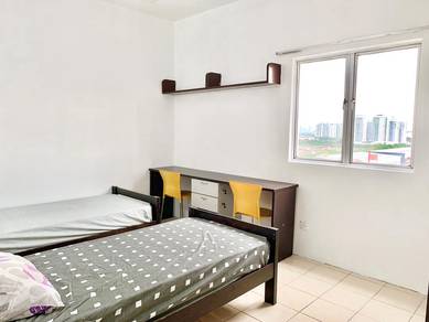 ( Nice Room ) Casa Subang Medium Room For Rent