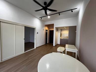 Freehold Renovated Brand New Fully furnished