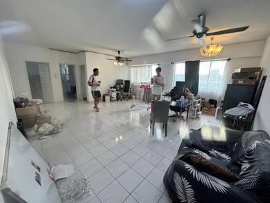 Corner unit Puncak Damansara Bandar Utama Kayu Ara Selangor for Sale