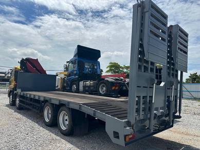 Nissan CG4 - Crane With Self Loader