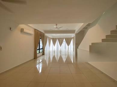 Modern 3.5 Storey Villa For Sale with Private Lift – Move-In Ready