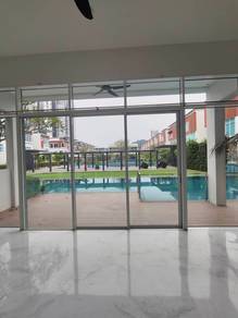 Permai Gardens, Poolside Villa, Rare Unit , TENBY