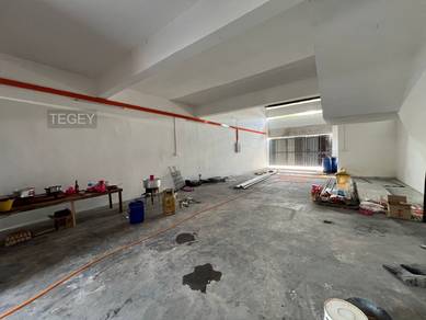 Newly Refurbished Port Klang 2 Storey Linked Factory 24x70 22feet High