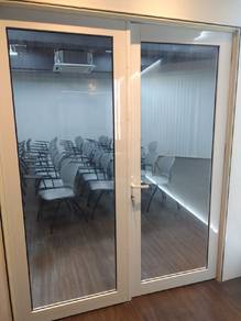 Pintu Kaca Dua Panel