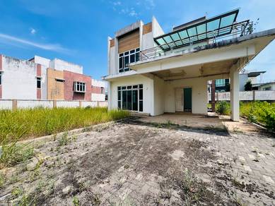 CORNER Double Storey Bungalow With Big Spacious @ Vista Kirana