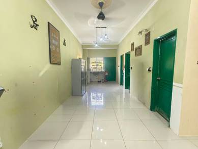 For Rent Ground Floor Townhouse 3R2B, Simfoni Perdana  Puncak Alam