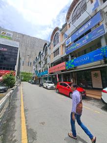 Hot area 4sty shop office, taman melawati beside Bank