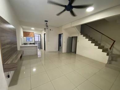RENOVATED Double ‼️ Storey IRAMA PERDANA LBS Alam Perdana, Puncak Alam