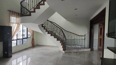 Penthouse Unit Maxwell Towers Semi- Furnished, Renovated Unit @ PJ