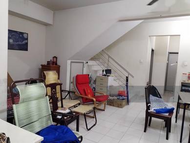 Cozy Double Storey Home in Puchong – Move In Ready! 🏡