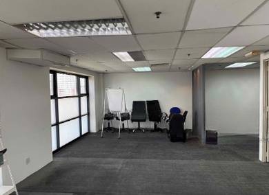 Plaza 138 Office For Rent With Toilet, Aircond & Table @ Wisma UOA