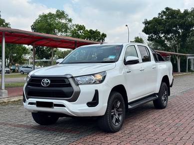Toyota HILUX 2.4 E (A)