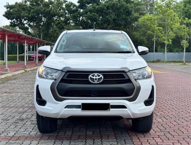 Toyota HILUX 2.4 E (A)