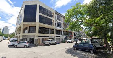 CORNER! Ground floor Shop, Petaling Jaya [Ample Parking/ Easy Access]