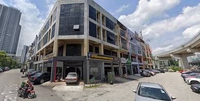 CORNER! Ground floor Shop, Petaling Jaya [Ample Parking/ Easy Access]