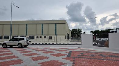 Factory Warehouse at Permatang Damar Laut Batu Maung   VAcant Now !