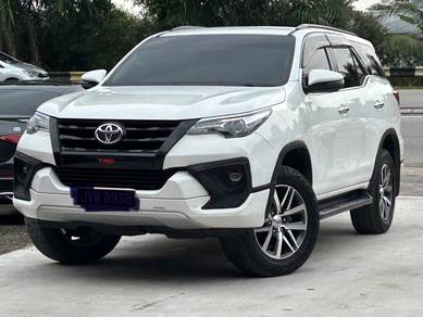 Toyota FORTUNER TRD 2.7 SRZ 4x4 (A) full loan
