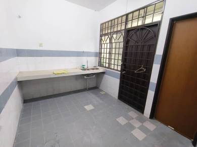 Serdang Facing Open 2 Storey Taman Bukit Serdang MRT Seri Kembangan