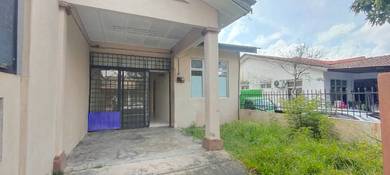 (END LOT) Single Storey Taman Seroja Bandar Baru Salak Tinggi for sale