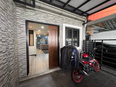 Gated and Guarded House Seri Alam For Sale