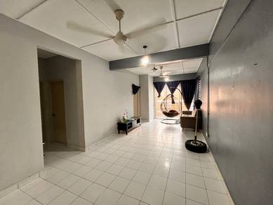 Alam budiman Shah alam ( 3 rooms 2 bath 2 parking )