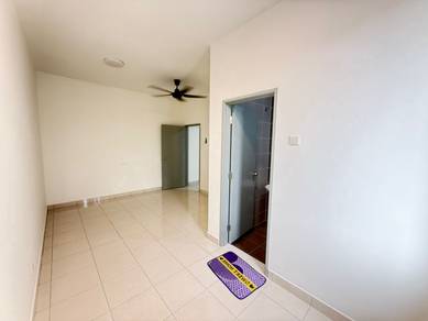 Double Storey House 3Bed 3Bath Partial Furnished @ Austin Duta
